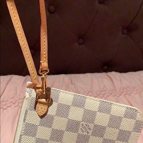 Wristlet - Picture 5 of 5